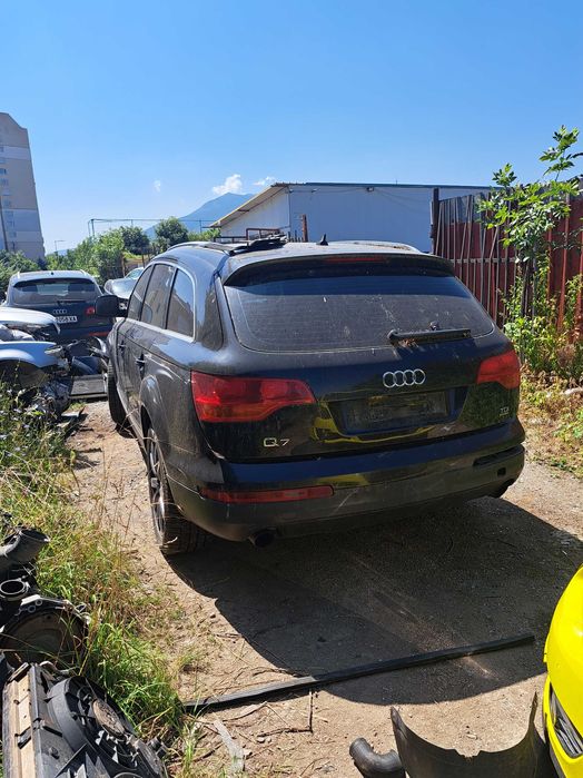 Продавам Audi q7 3.0tdi BUG 233кс на части
