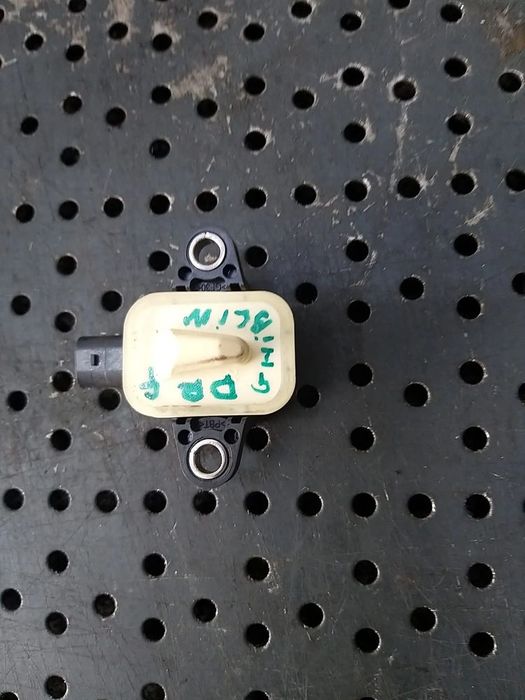 Senzor impact dreapta fata maserati ghibli m157 51943478