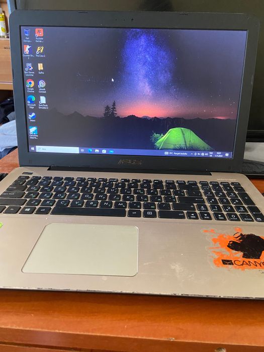 Лаптоп Asus X555L