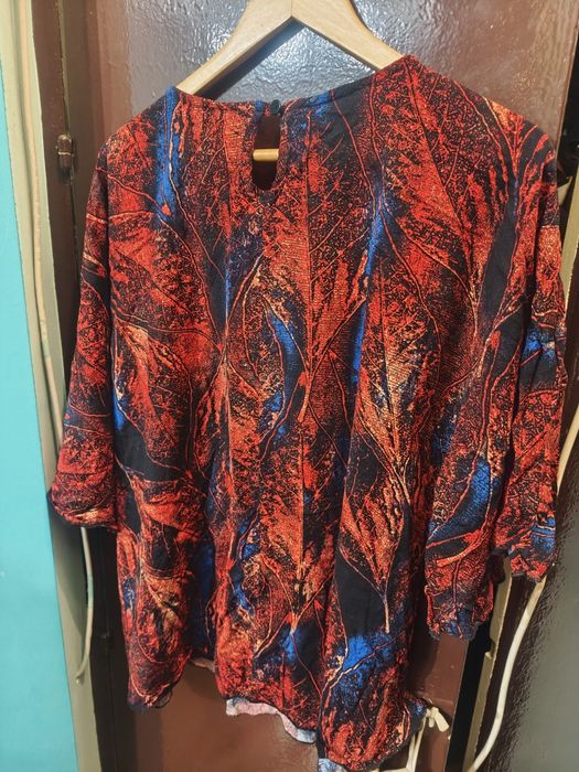 Bluza dama purtata la o ocazie merge la xxl