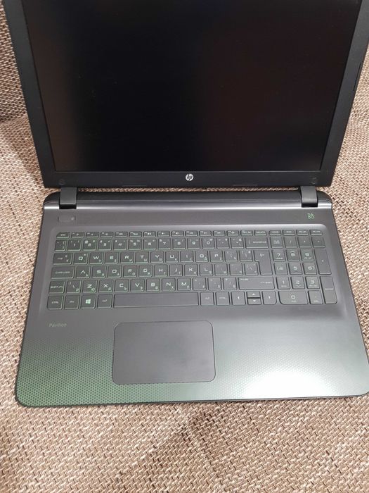 Продавам повреден HP Pavilion 15 Gaming 15-ak001nu