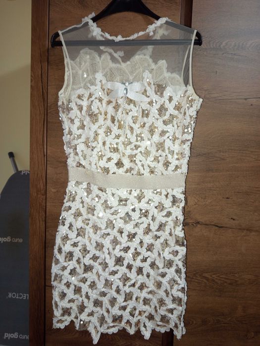 Официална рокля размер S