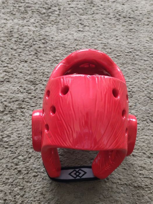 Taekwondo uchun qizil shlem