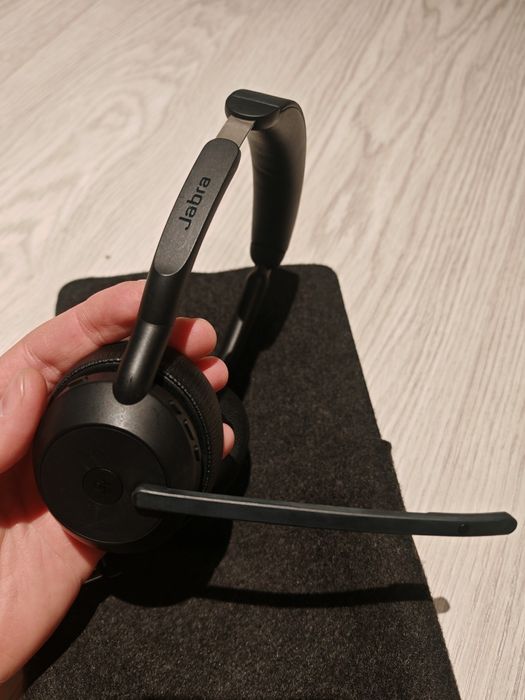 Vând Căști Jabra Evolve 2 55Wireless cu microfon.