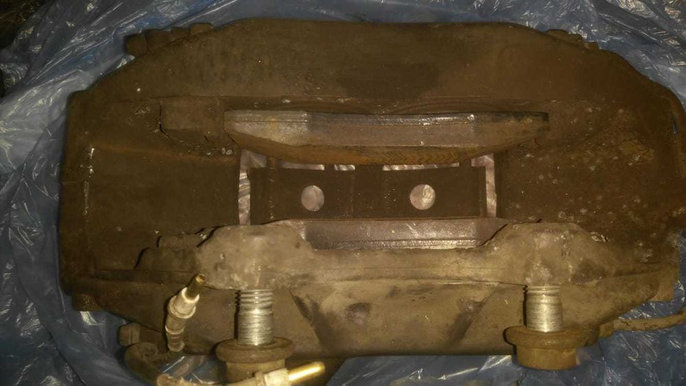 etriere fata peugeot 607 3.0 V6 Brembo