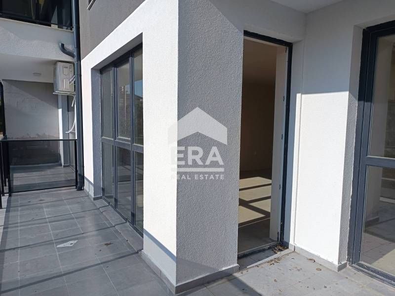 Продава се Двустаен апартамент в Варна, Изгрев - 78 кв.м за 903 €/кв.м - Снимка #5