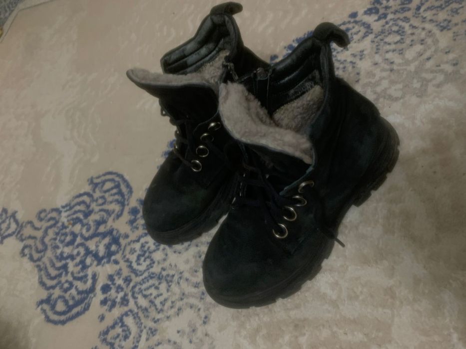 Продается ботинки