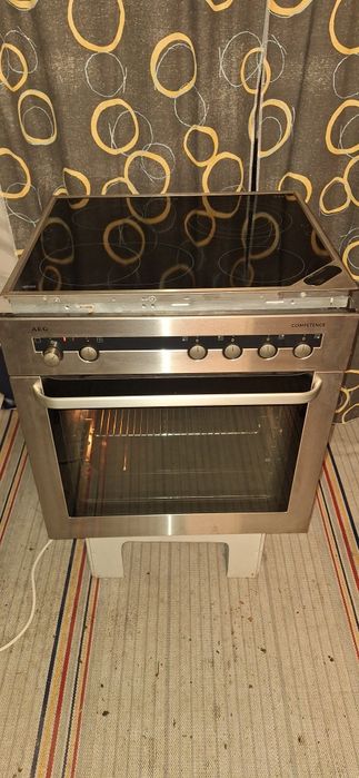 Фурна за вграждане AEG