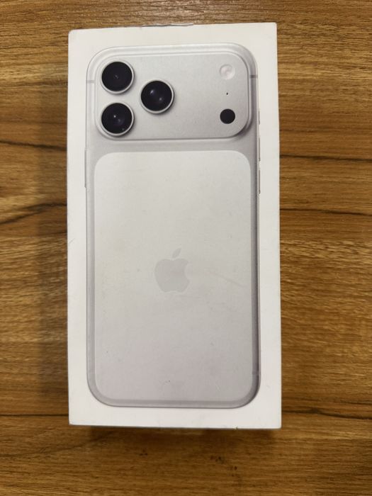 Iphone  17 pro max 100 акум 256 гигов