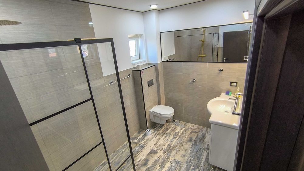 Apartament 2 camere de inchiriat 60 m², MOBILAT NOU, cu parcare