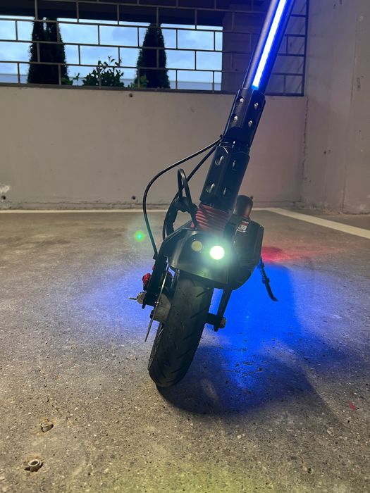 Trotinetă electrică QuickVolt 9 (Motor 600W, 48V, 650km parcursi)