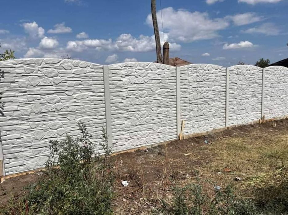 Vand garduri și porți