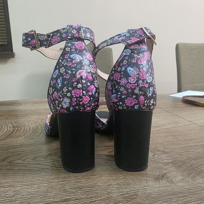 Сандали на токчета 41 номер