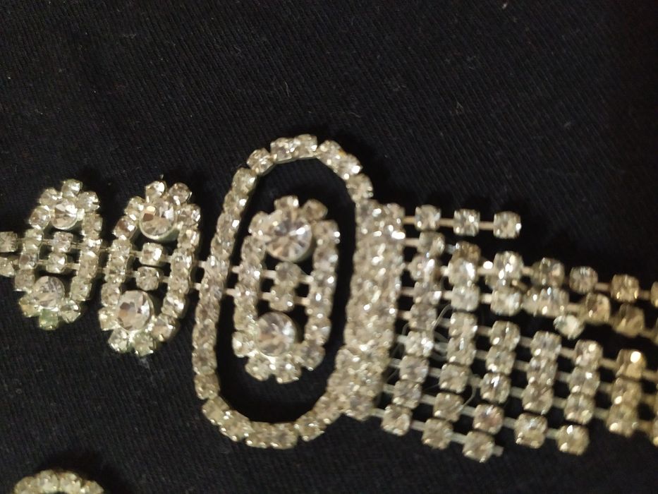 Отдам за 2500тн,серьги,+бонус браслет