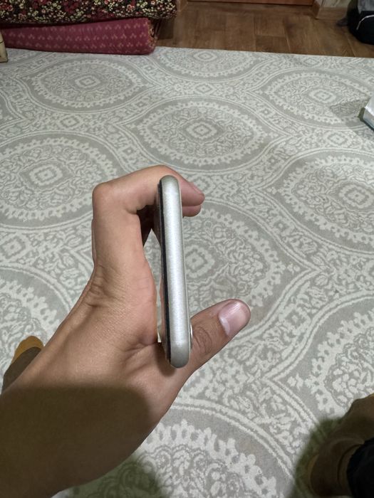 Продам Iphone 11 белый 128гб