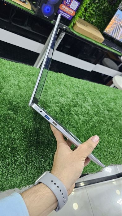 Intel Notebook xali salafani shilinmagan yangi xolatda suvtekin narxda