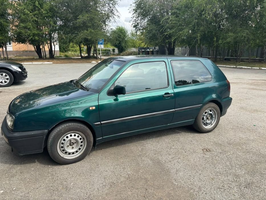 Автомобиль Фольксваген гольф 3
