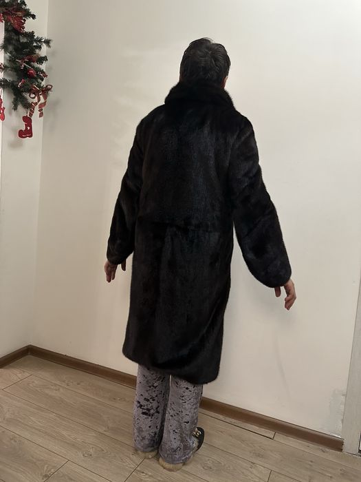 Продам норковую шубу