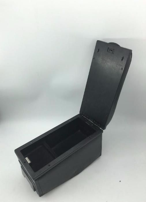 Барче за автомобил нов подлакътник унивепсален,черен кожен за кола,