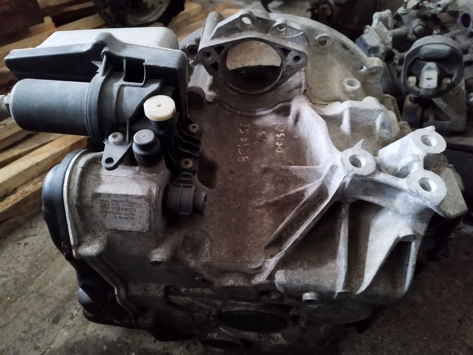 Продавам автоматична скоростна кутия за Мерцедес B class-2013г