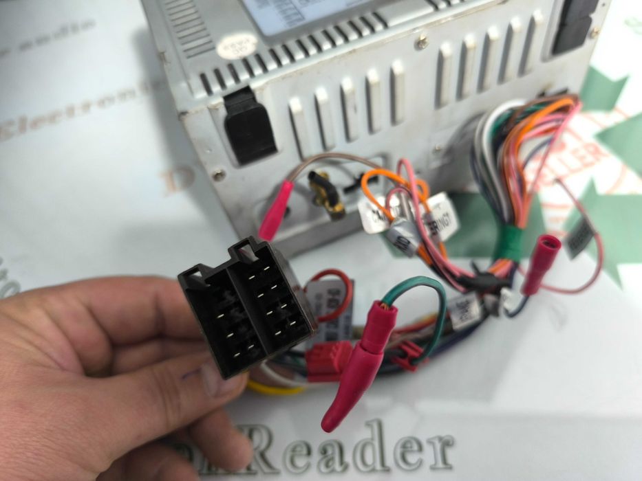 Sistem multimedia auto NavGear PX-8335-675, GPS si radio