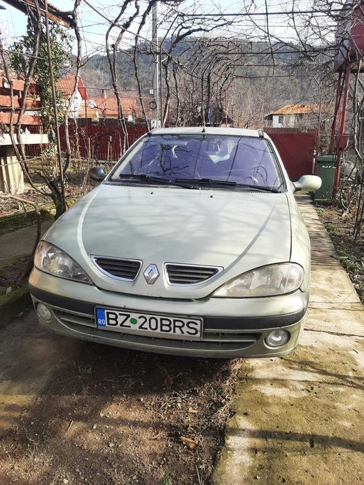 Vând 2 mașini Renault – stare foarte bună, preț avantajos