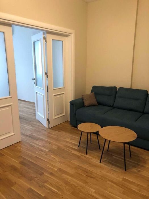 Дава се под наем Тристаен апартамент в София, Център - 85 кв.м за 800 € - Снимка #1