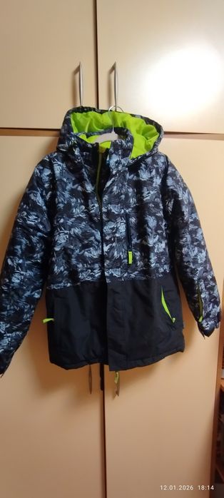 Яке за сноуборд и ски