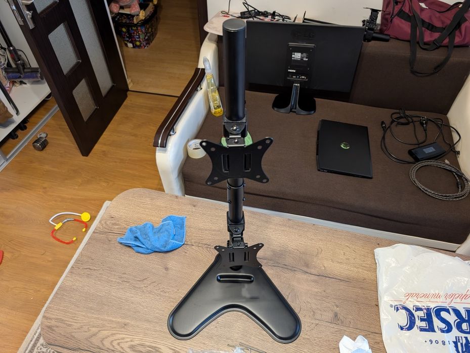 Stand doua monitoare vertical