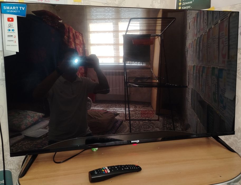 Brando smart 43 talik televizor sotiladi podstavkasi bilan