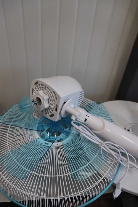 Вентилатор Cecotec EnergySilence 500, 40W, осцилация, 3скорости