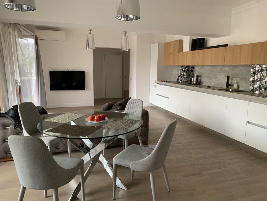 Дава се под наем Тристаен апартамент в к.к. Златни пясъци - 160 кв.м за 299241.99 € - Снимка #3