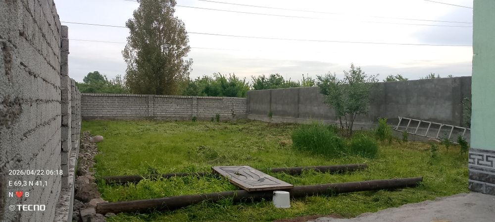 Sotiladi 4 xona 5 sotix