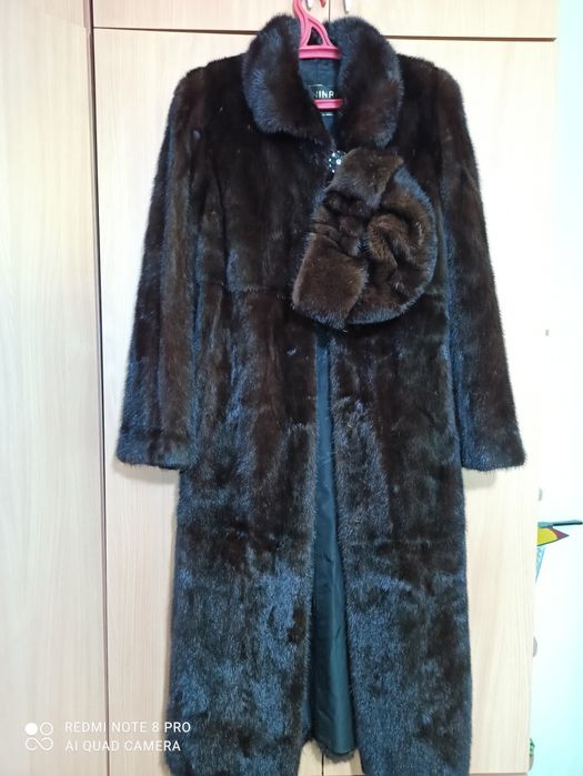 Продам натуральные шубы 2 шт