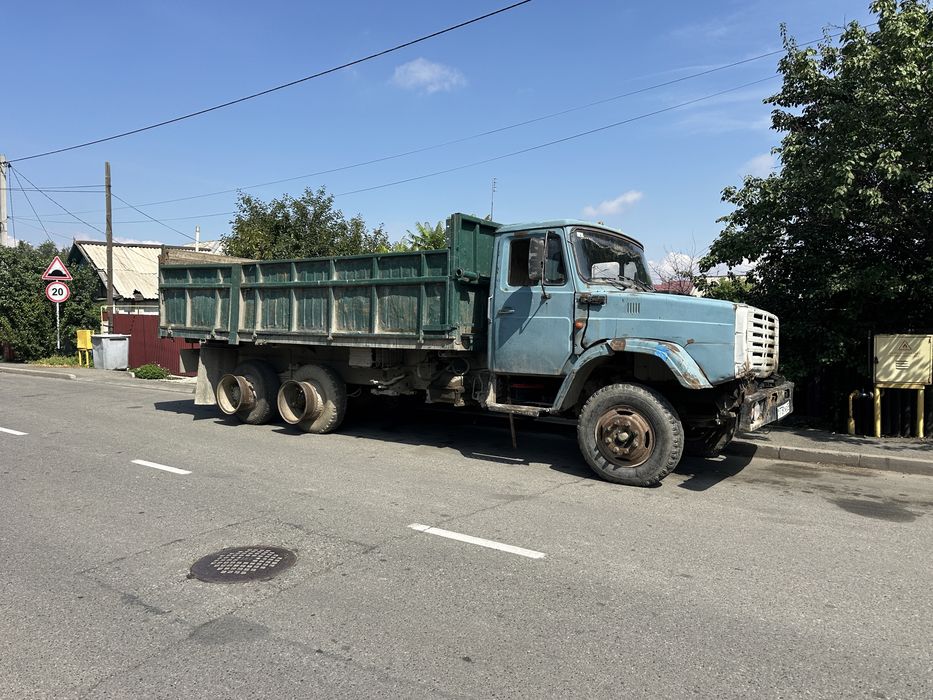 Зил 133 ГЯ квадратной кабиной по запчастям на разбор