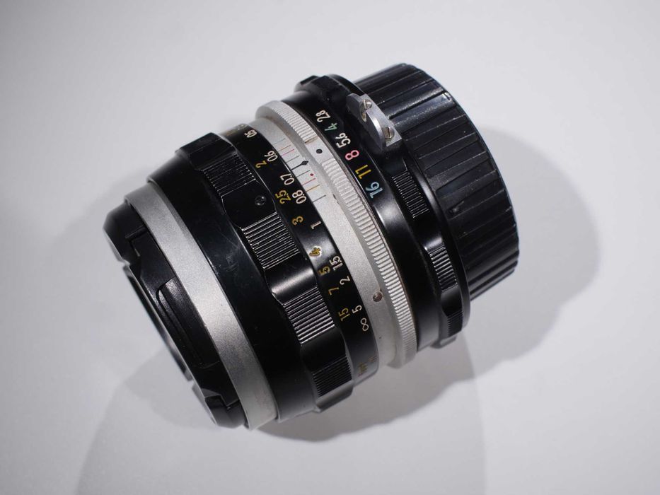 Обективи Nikon Nikkor 28mm f3,5 и 35mm f2,8