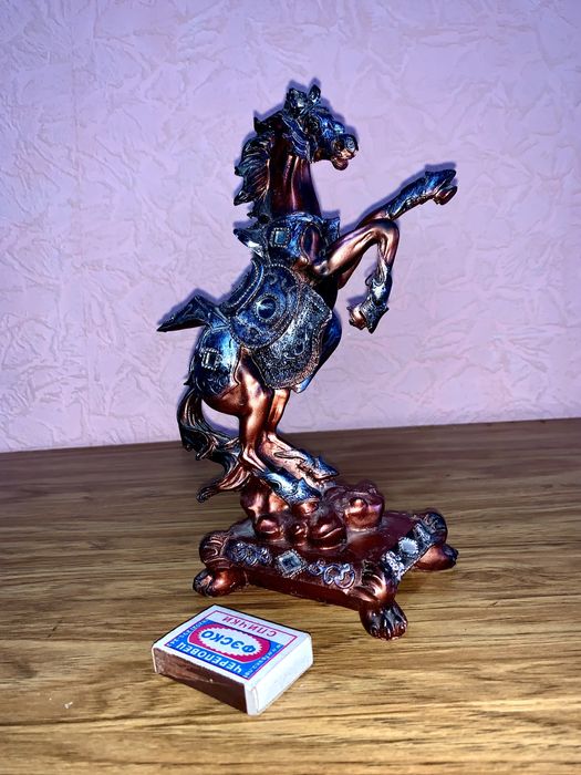 Продам статуэтку