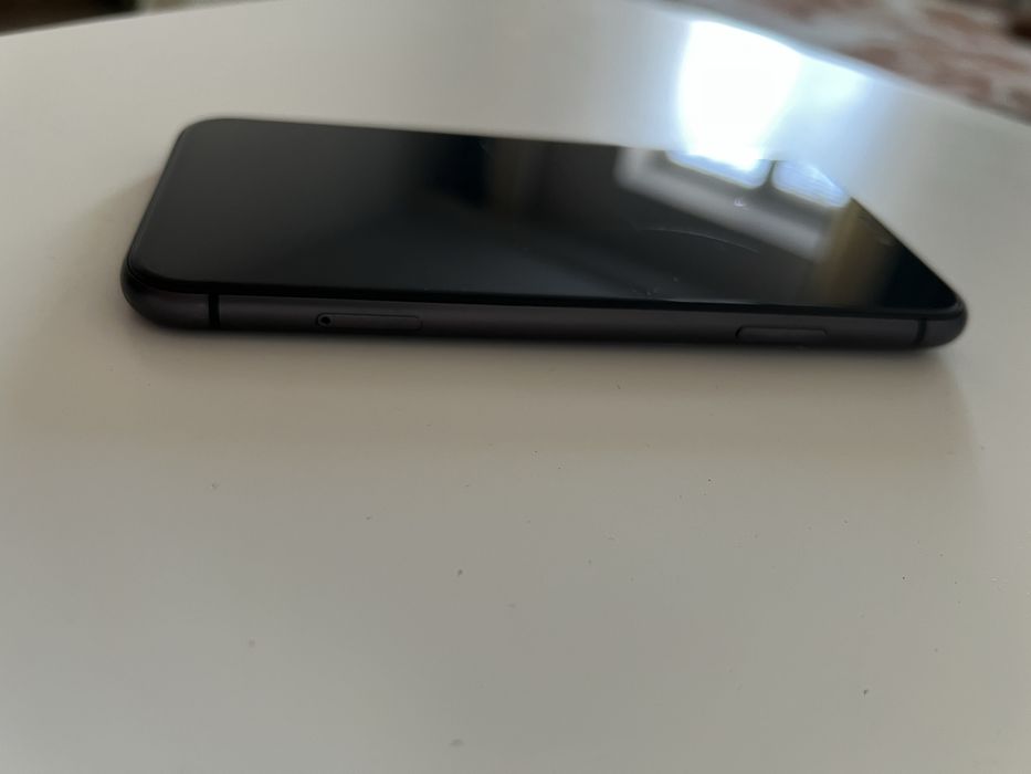 продается  Iphone 11