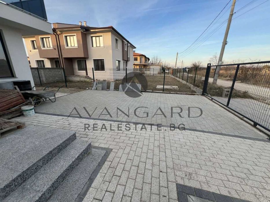 Продава се Къща в Пловдив, Беломорски - 350 кв.м за 1137 €/кв.м - Снимка #18