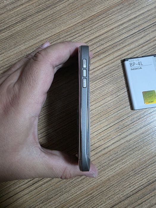 Nokia E72 silver in stare foarte buna! Necodat, Baterie noua! Gri