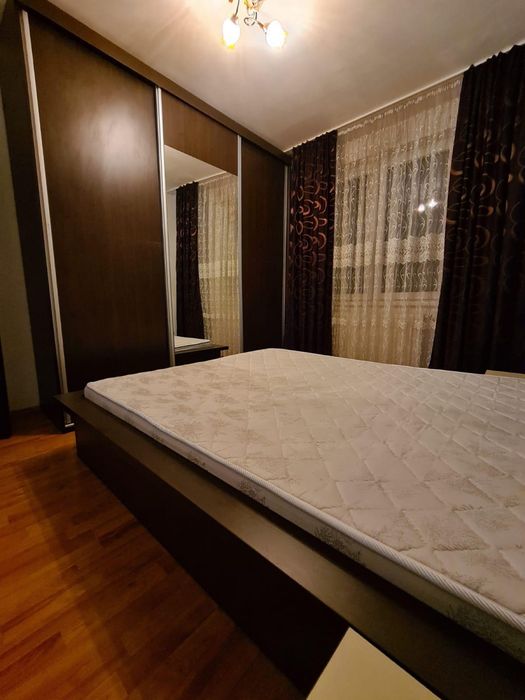 Proprietar inchiriez apartament cu 3 camere