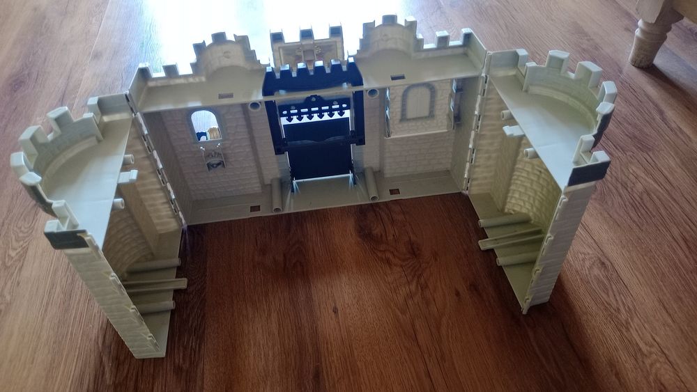 Castel plastic 39,5 cm.