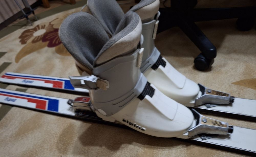 Ski/skiuri/schiuri Head Swing 170cm cu legaturi, bete si clapari