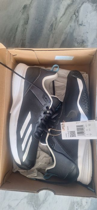 ЧИСТО НОВИ оригинални Adidas