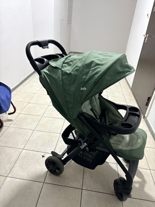 Продам детскую коляску Joie