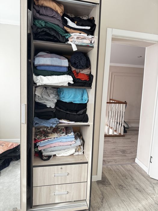 Срочно продам шкаф купе и комод