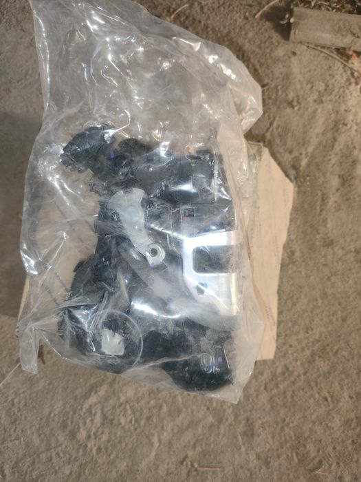 Зеркала заднего вида, дверной замок правый от Тойота HILUX