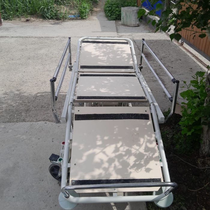 Продам кушетку медицинскую