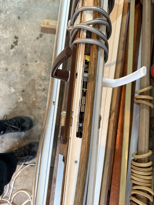 Пластиковая перегородка с дверным проёмом