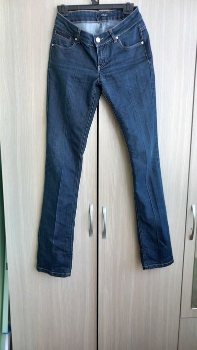 Дънки  дамски, оригинални Versace размер 28